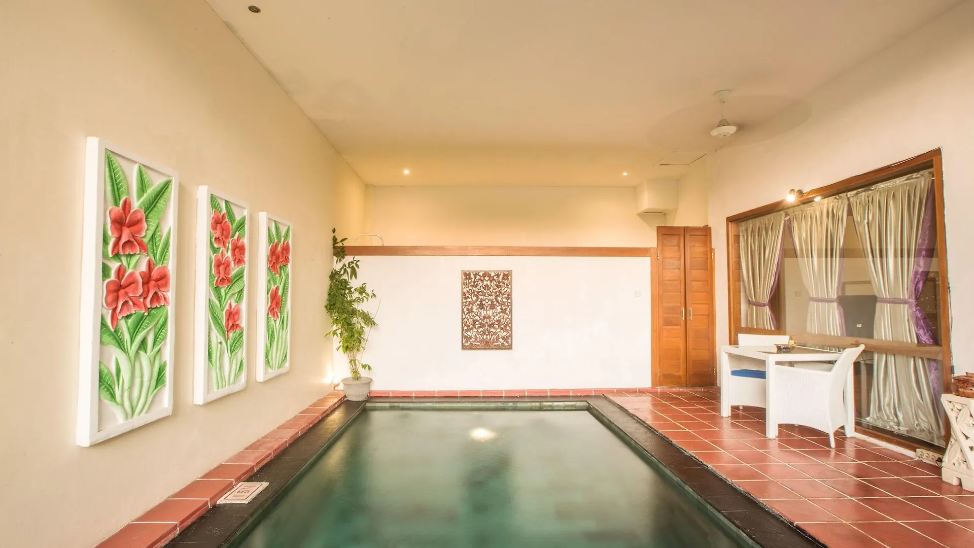 Marbella Pool Suite Seminyak 0*,