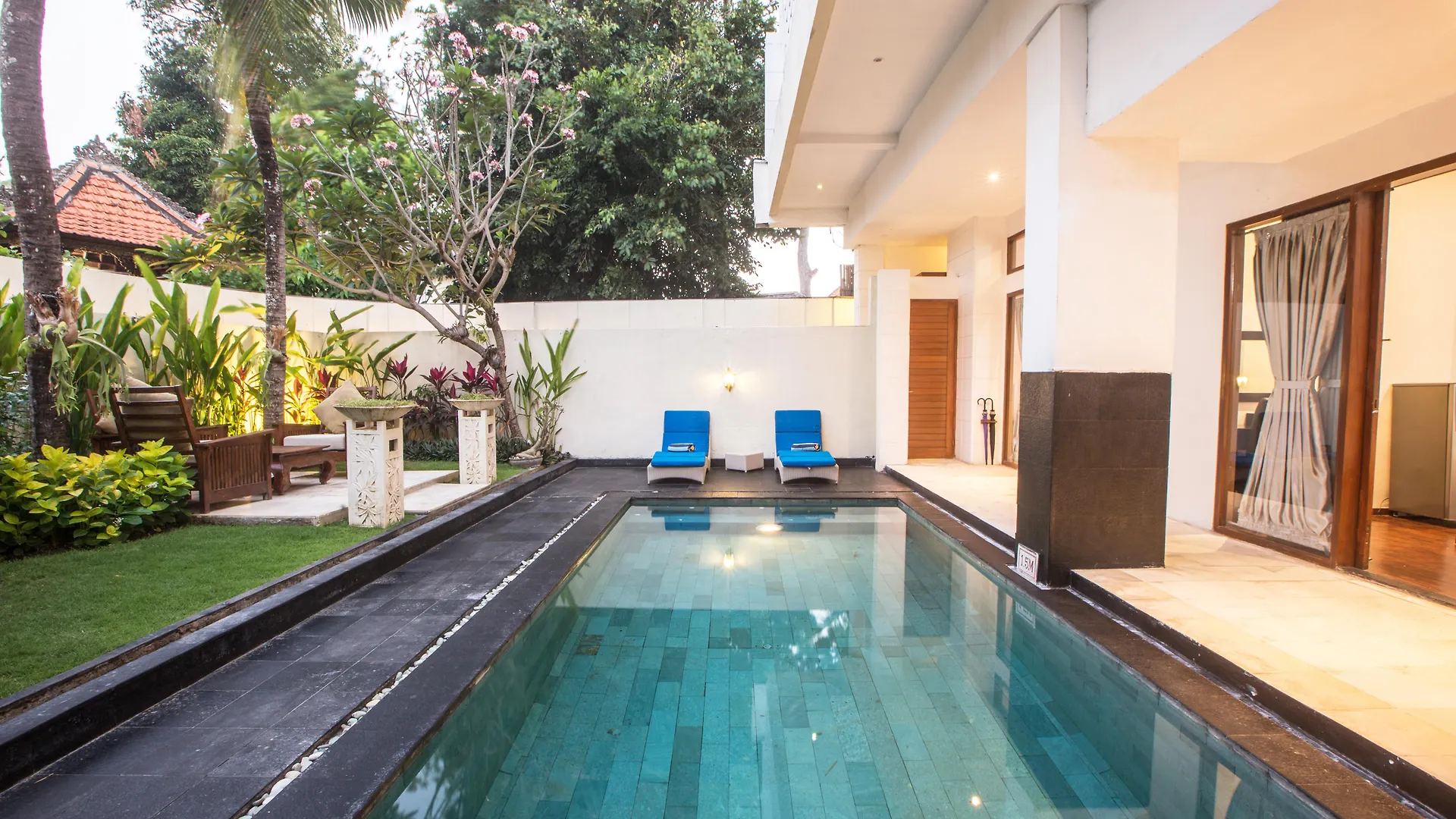Marbella Pool Suite Seminyak Indonézia